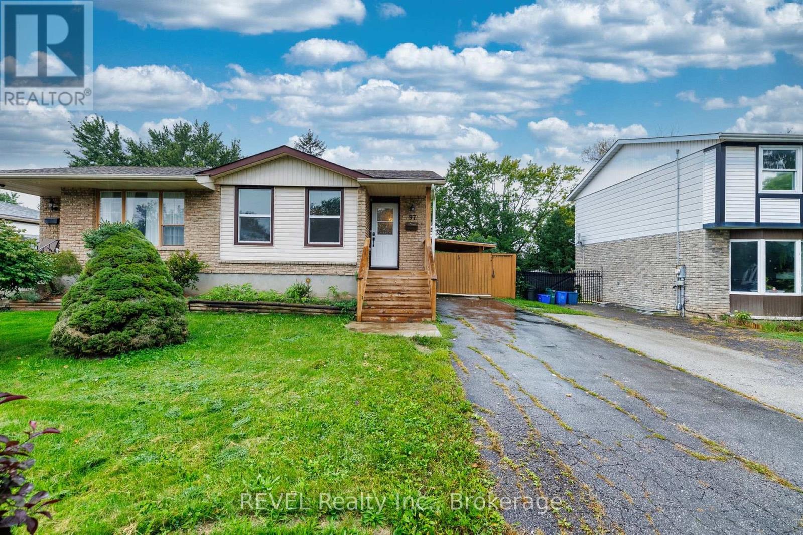 97 Tupper Drive, Thorold, Ontario  L2V 4C9 - Photo 1 - X13769172