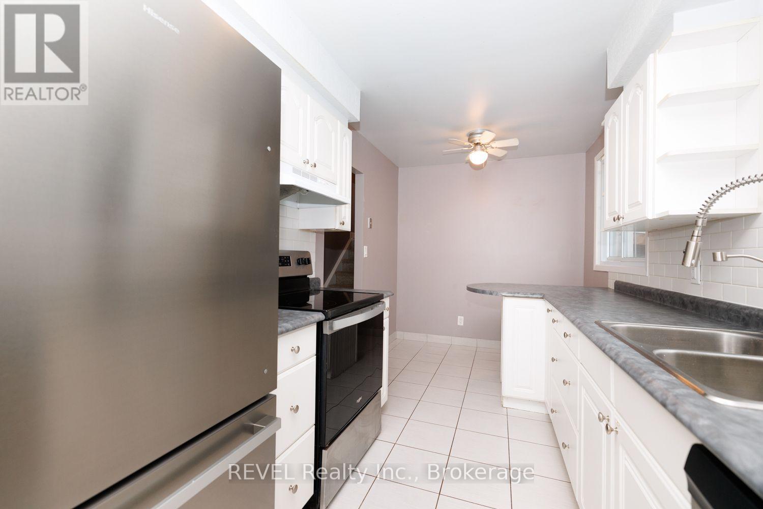 97 Tupper Drive, Thorold, Ontario  L2V 4C9 - Photo 5 - X13769172