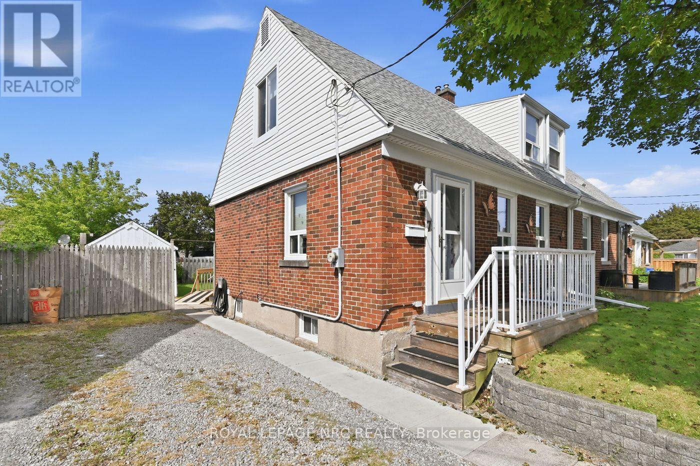 7 Beard Place, St. Catharines, Ontario  L2P 2P1 - Photo 4 - X13769432