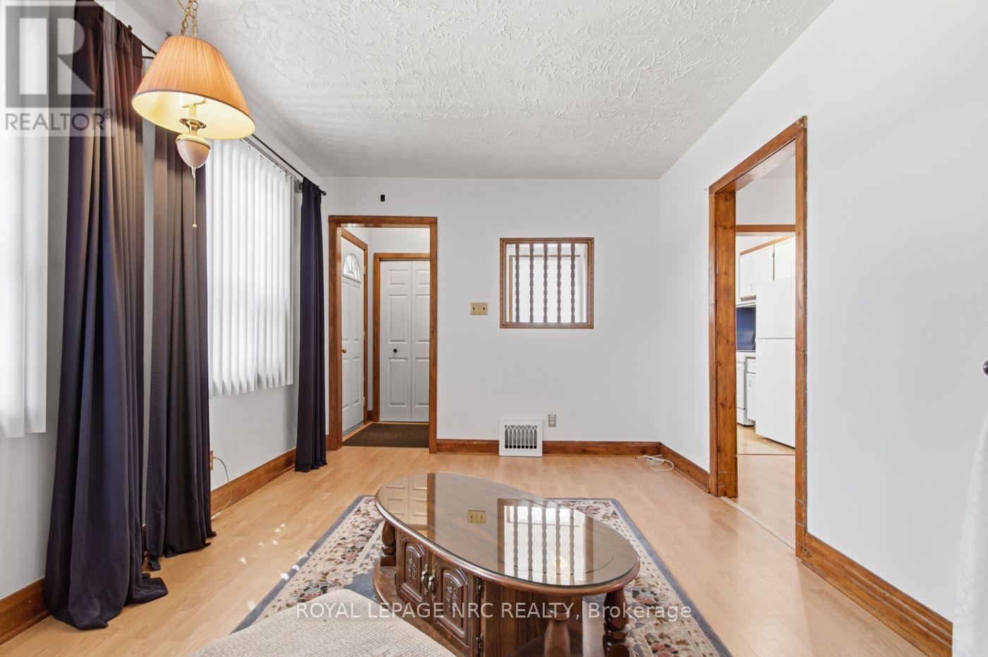 7 Beard Place, St. Catharines, Ontario  L2P 2P1 - Photo 6 - X13769432