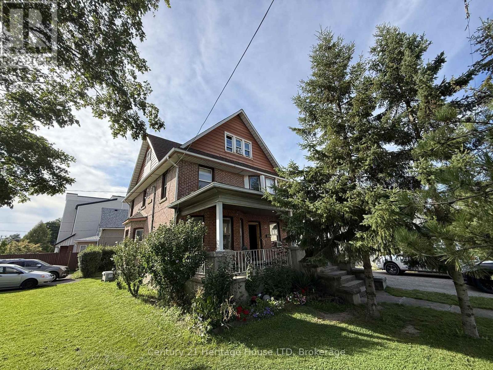 31 Pine Street N, Thorold, Ontario  L2V 2P1 - Photo 9 - X13769760