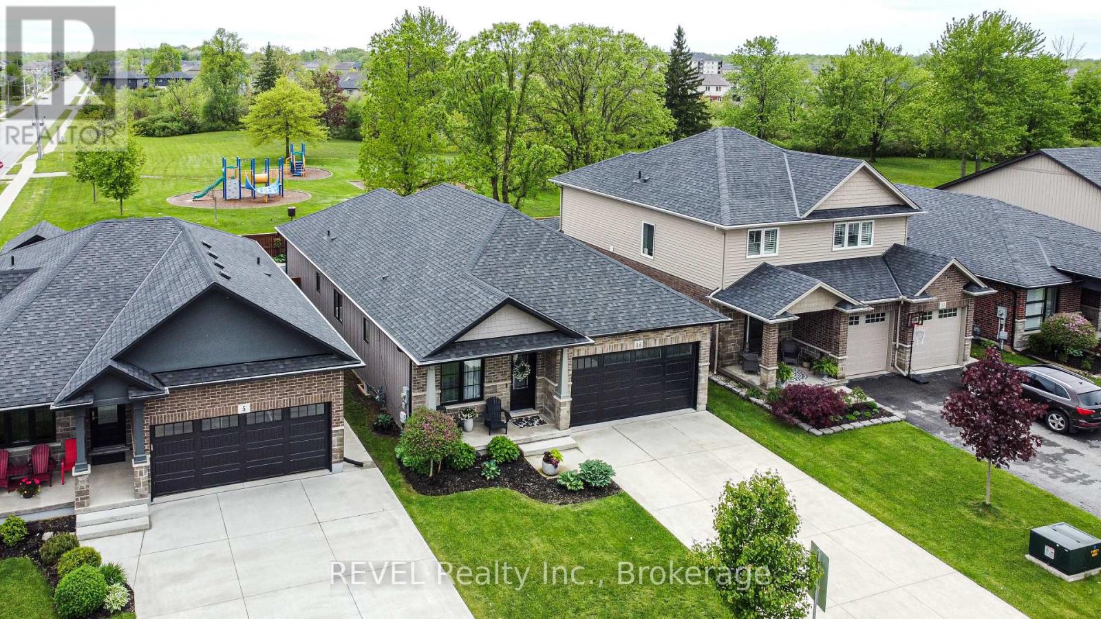 15 Willowbrook Drive, Welland, Ontario  L3C 0G1 - Photo 2 - X13770484