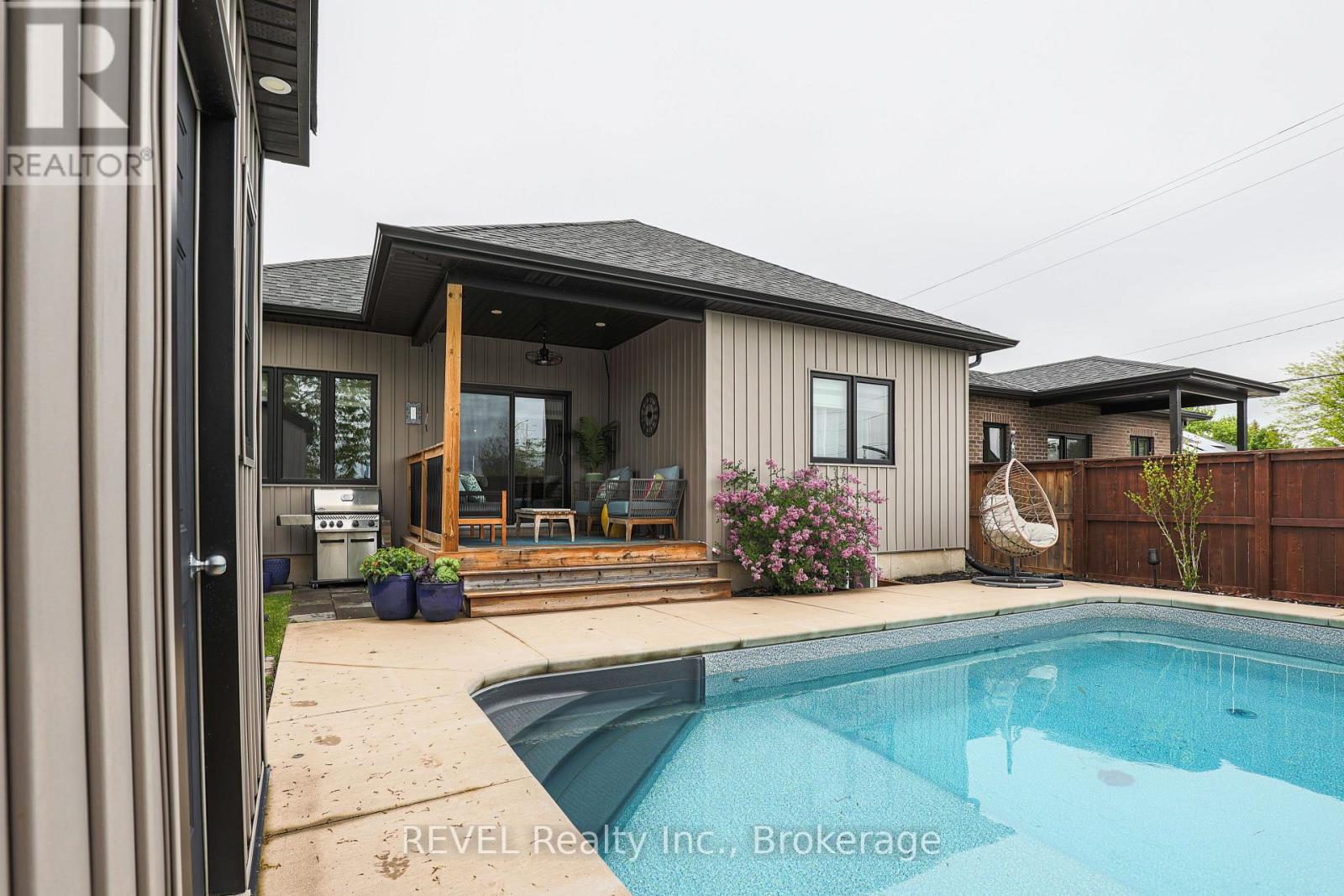15 Willowbrook Drive, Welland, Ontario  L3C 0G1 - Photo 6 - X13770484