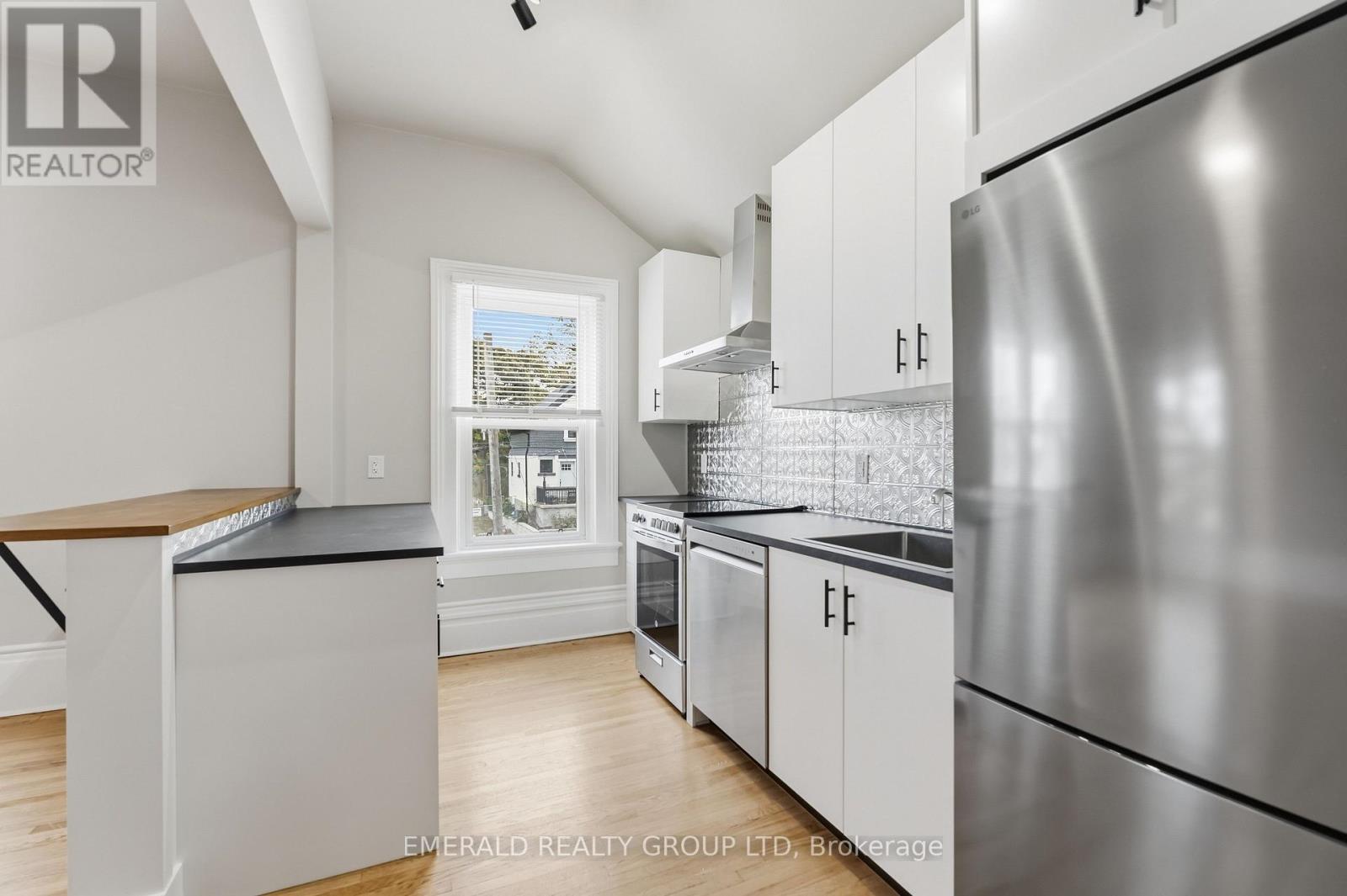 Upper - 7 Ormond Street S, Thorold, Ontario  L2V 1Y2 - Photo 4 - X13794346