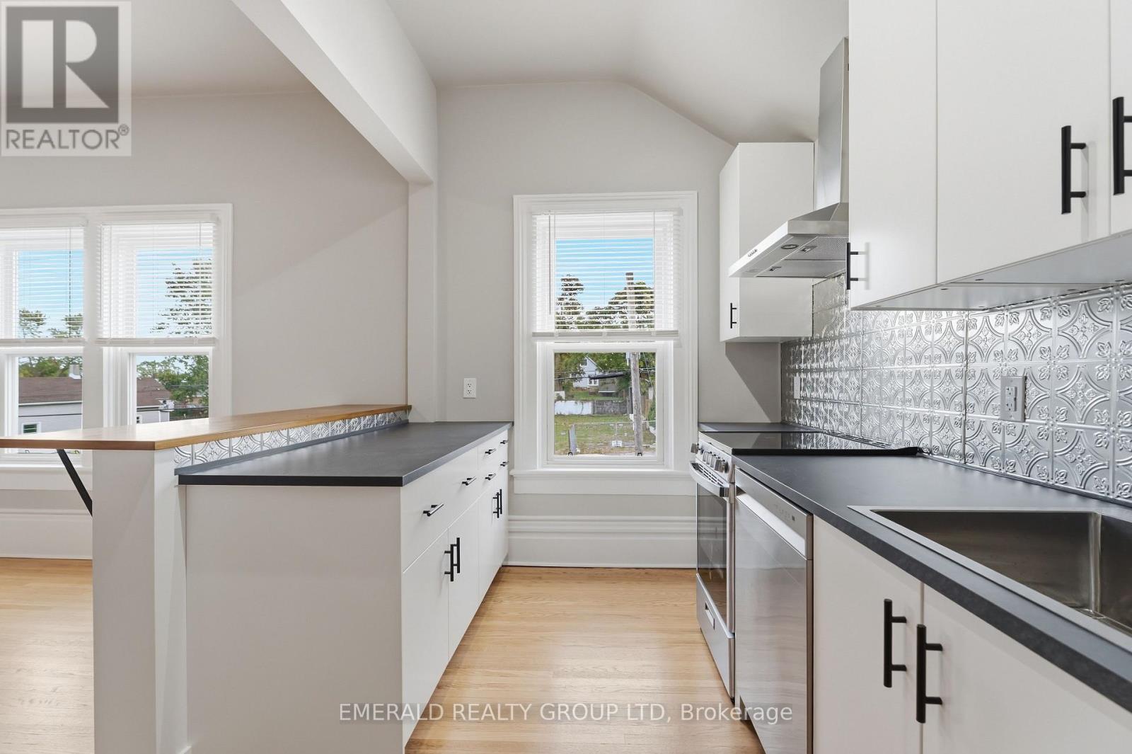 Upper - 7 Ormond Street S, Thorold, Ontario  L2V 1Y2 - Photo 5 - X13794346
