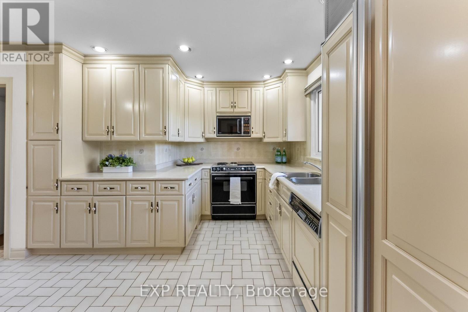 3546 Eton Crescent, Niagara Falls, Ontario  L2J 3B5 - Photo 21 - X13794956