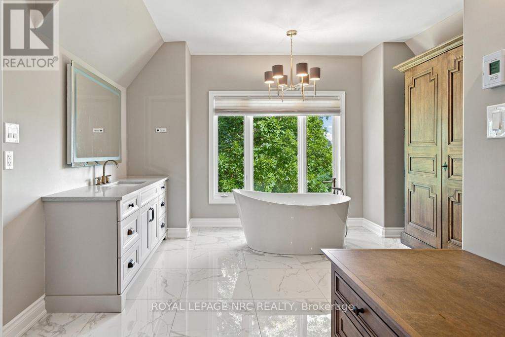 6399 Pinestone Road, Niagara Falls, Ontario  L2J 4L1 - Photo 24 - X13795716