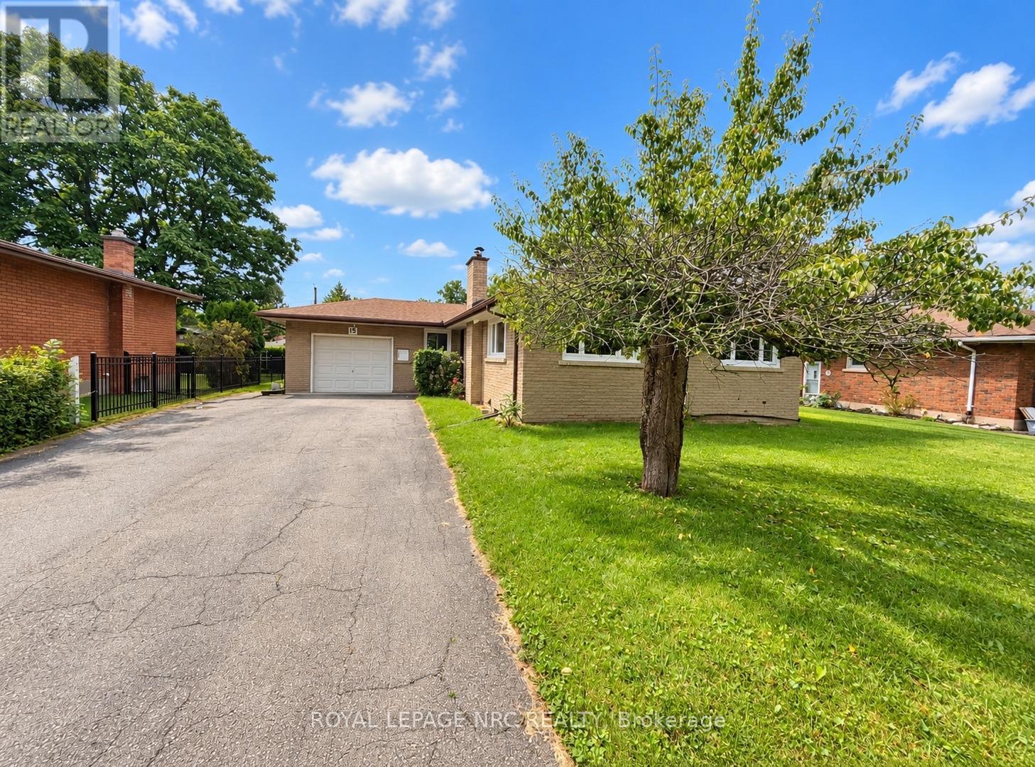 15 Springhead (Lower) Gardens, Welland, Ontario  L3C 5A7 - Photo 1 - X13797204