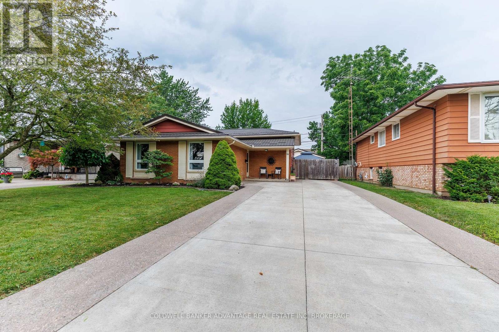 74 Pinehurst Drive, Welland, Ontario  L3C 3J1 - Photo 1 - X13798178