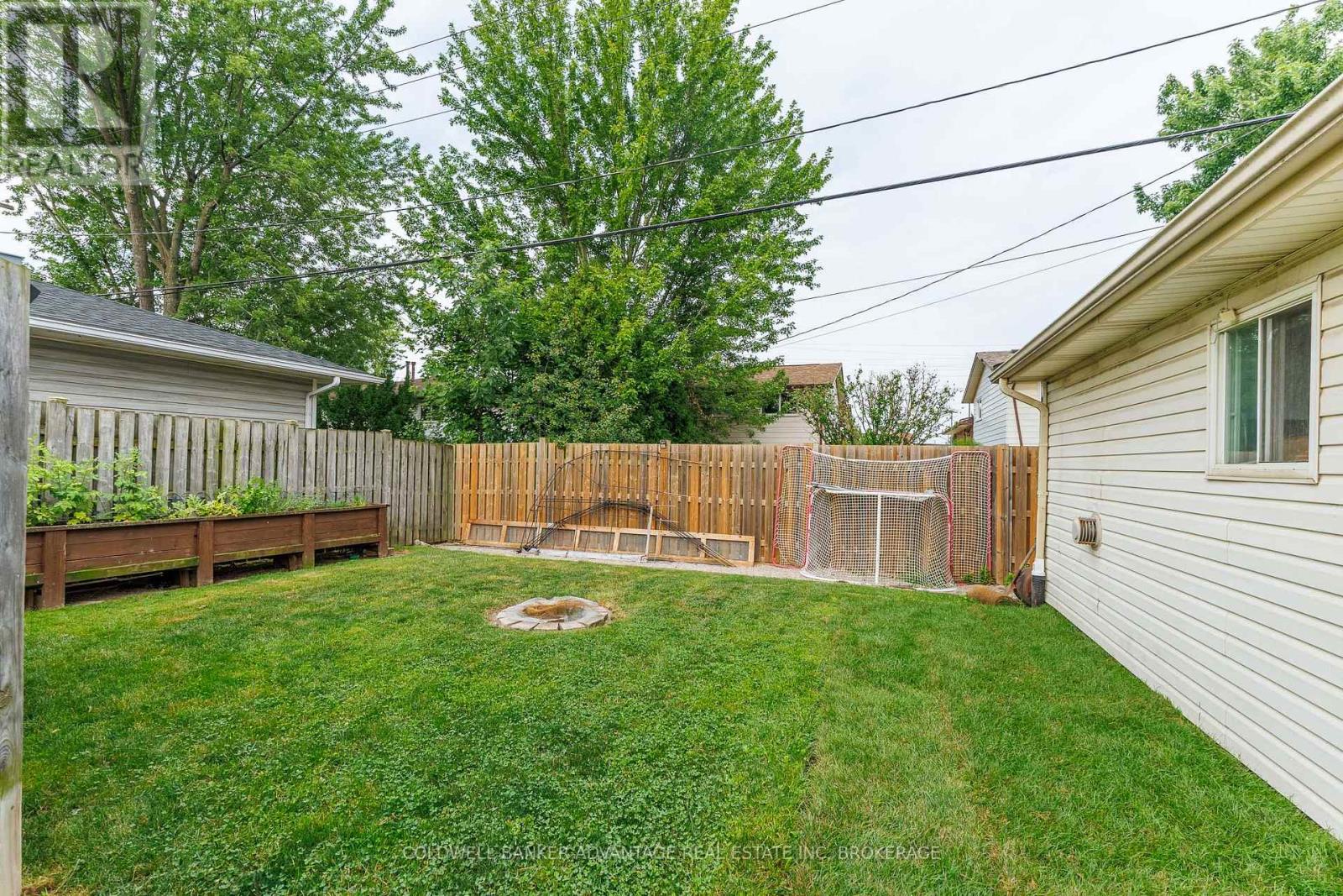 74 Pinehurst Drive, Welland, Ontario  L3C 3J1 - Photo 8 - X13798178