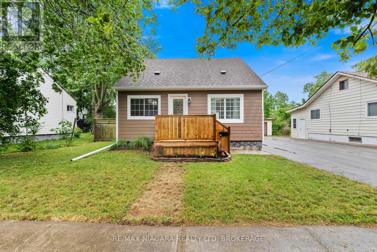 3 Osborne Street, Fort Erie, Ontario  L2A 3X8 - Photo 2 - X13800758