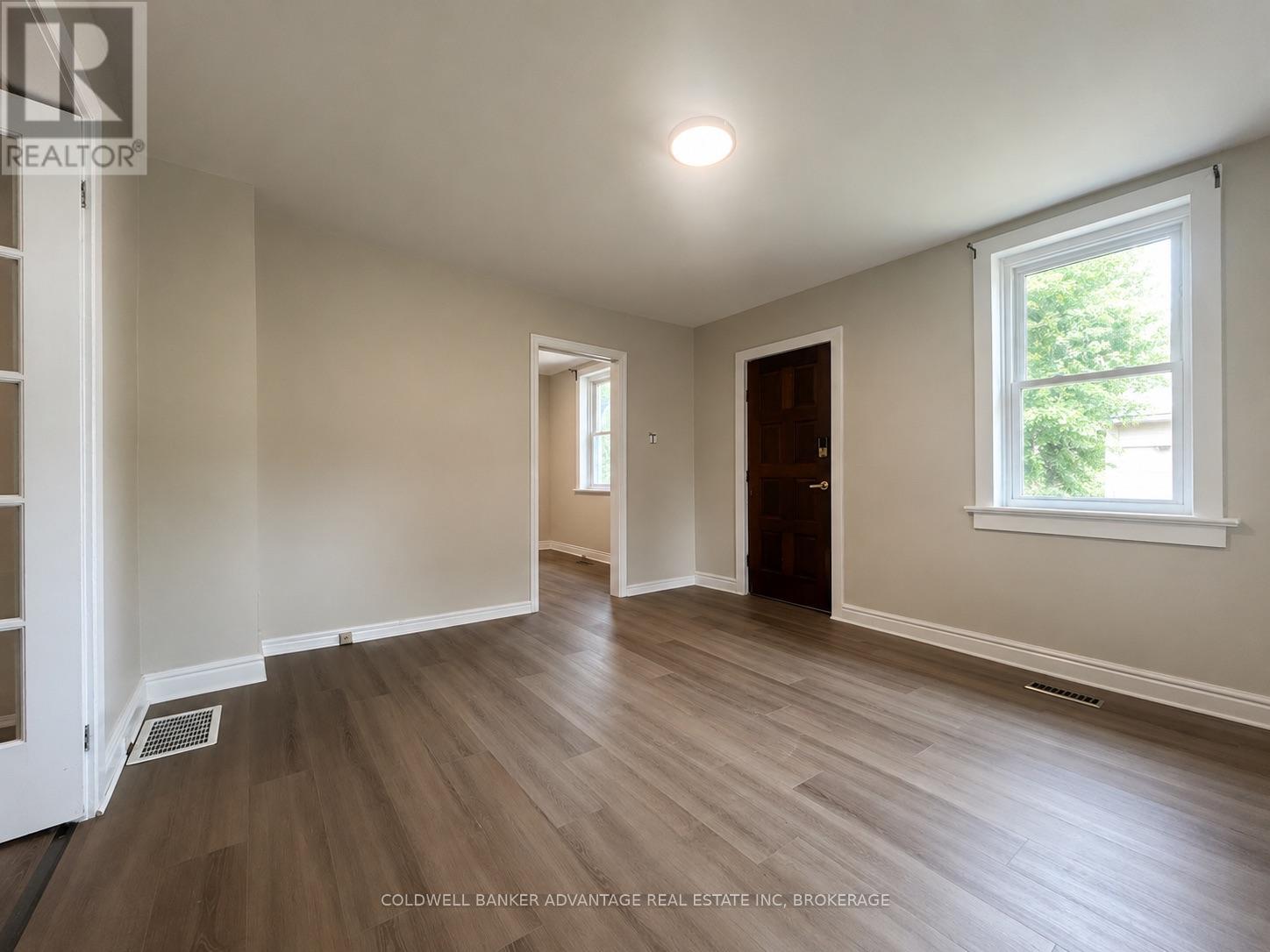 36 Sanford Street, Barrie, Ontario  L4N 3C2 - Photo 10 - S13808718