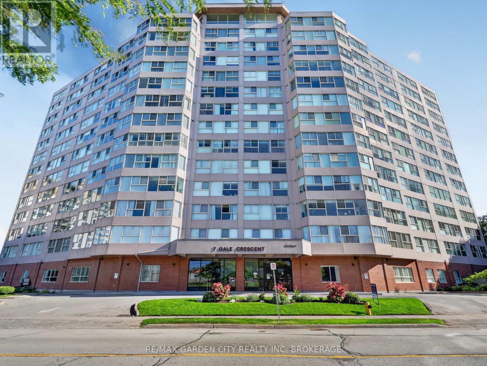 1107 - 7 Gale Crescent, St. Catharines, Ontario  L2R 7M8 - Photo 1 - X13824238