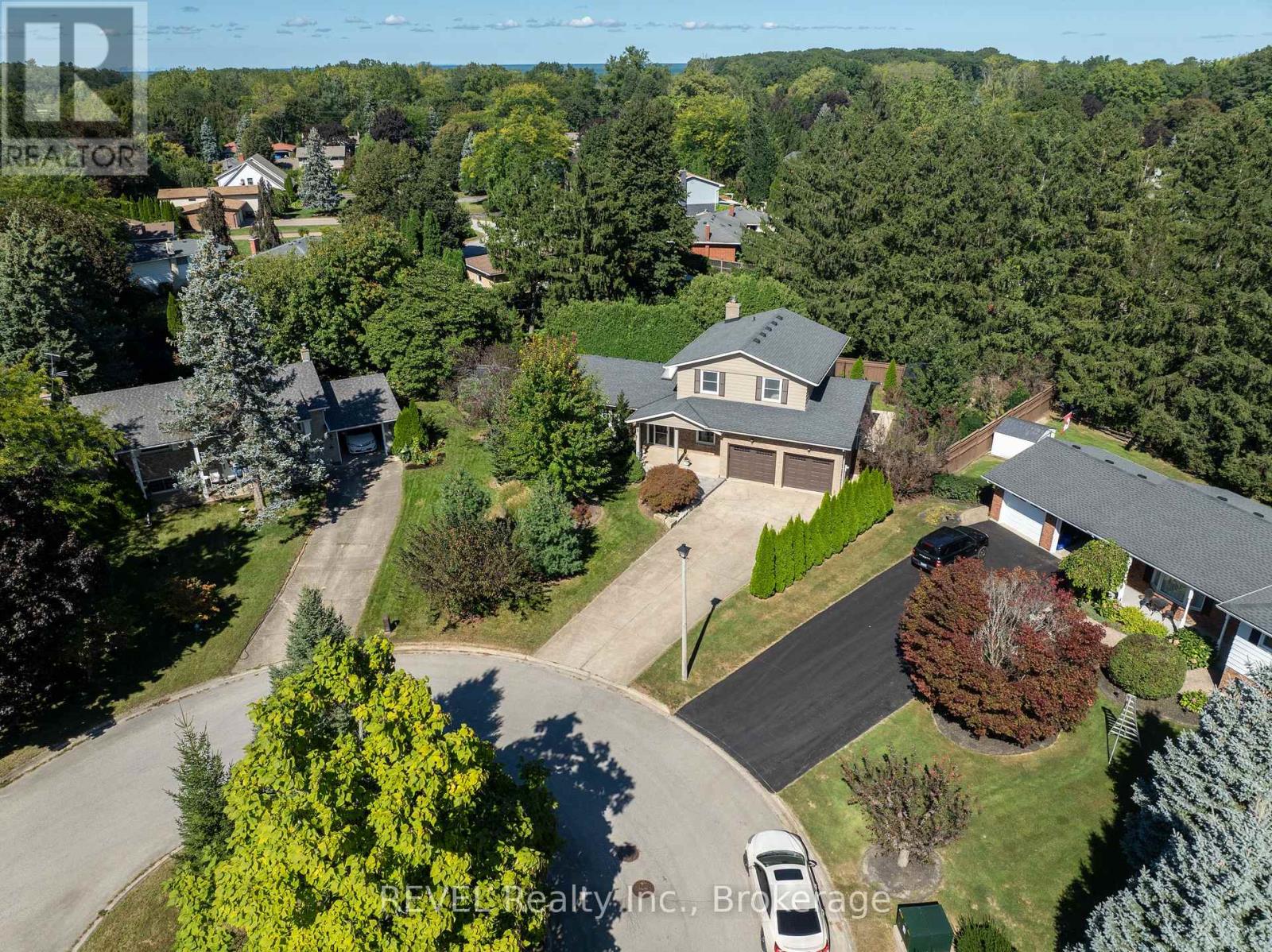 5 Tottenham Court, Niagara-On-The-Lake, Ontario  L0S 1J0 - Photo 3 - X13827056