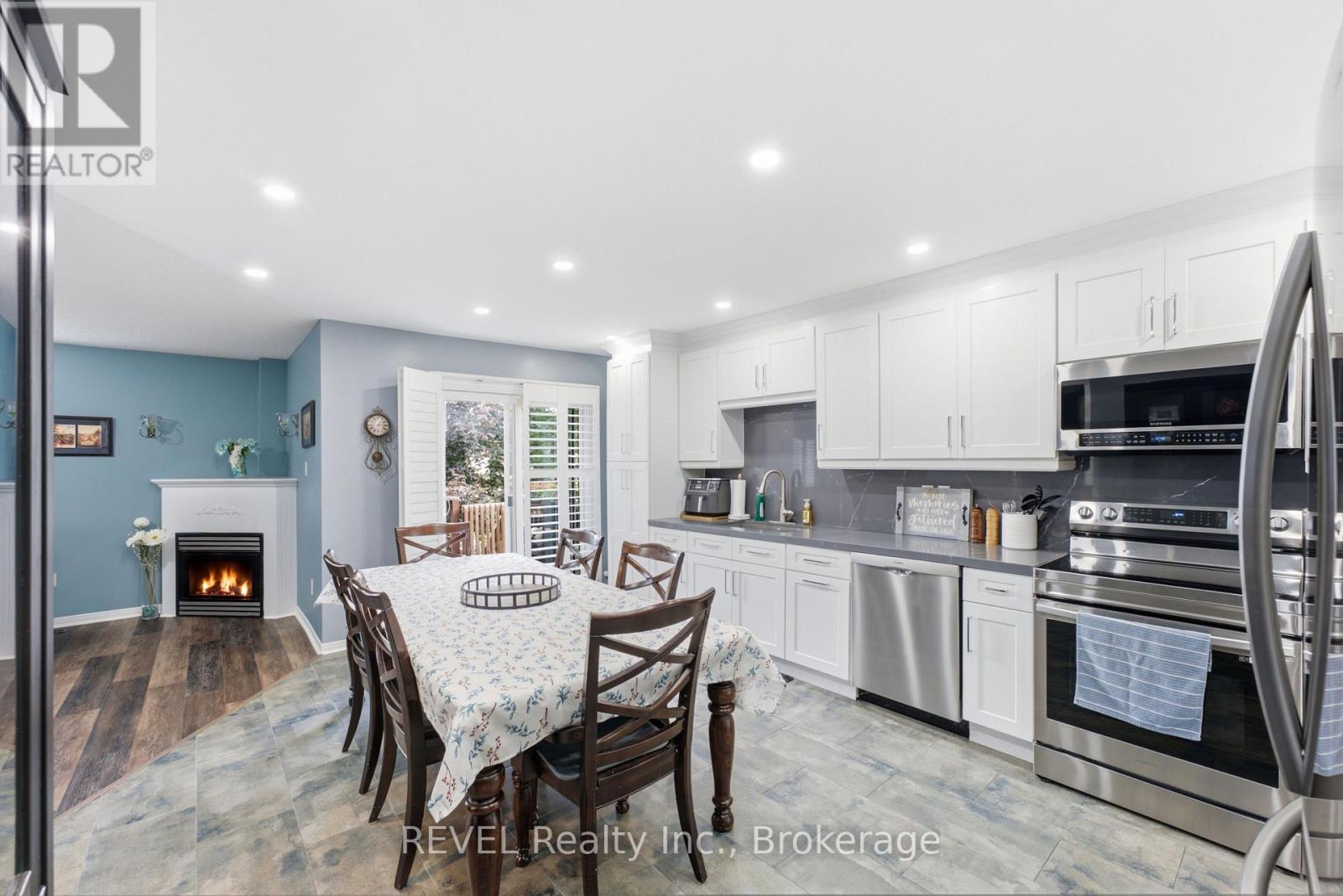 20 Hayloft Court, Brampton, Ontario  L6X 4R7 - Photo 4 - W13828458