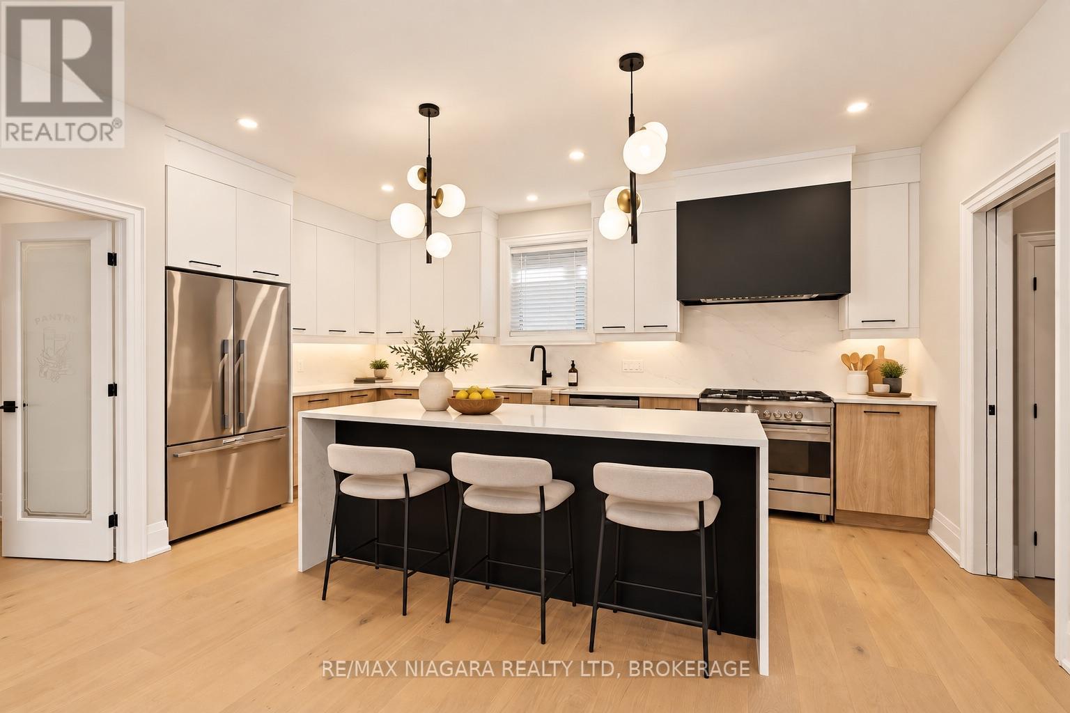 16 Accursi Crescent, Pelham, Ontario  L0S 1E2 - Photo 5 - X13829628
