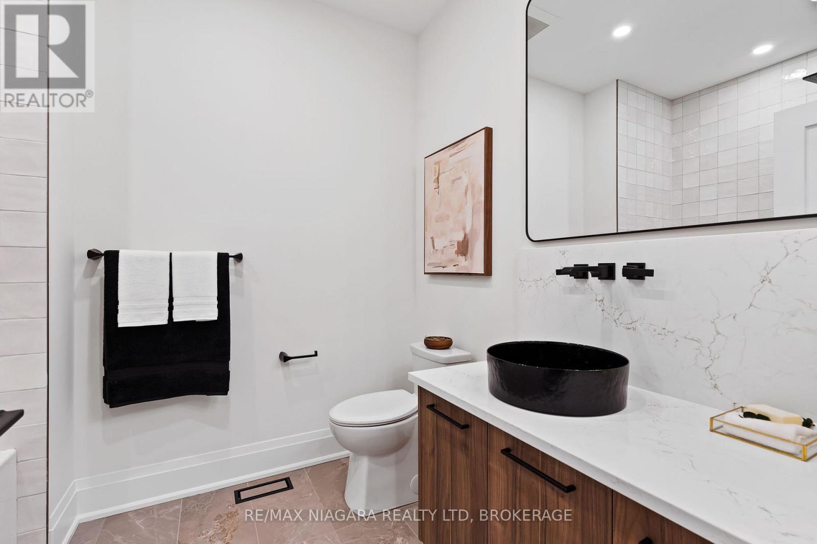 16 Accursi Crescent, Pelham, Ontario  L0S 1E2 - Photo 7 - X13829628