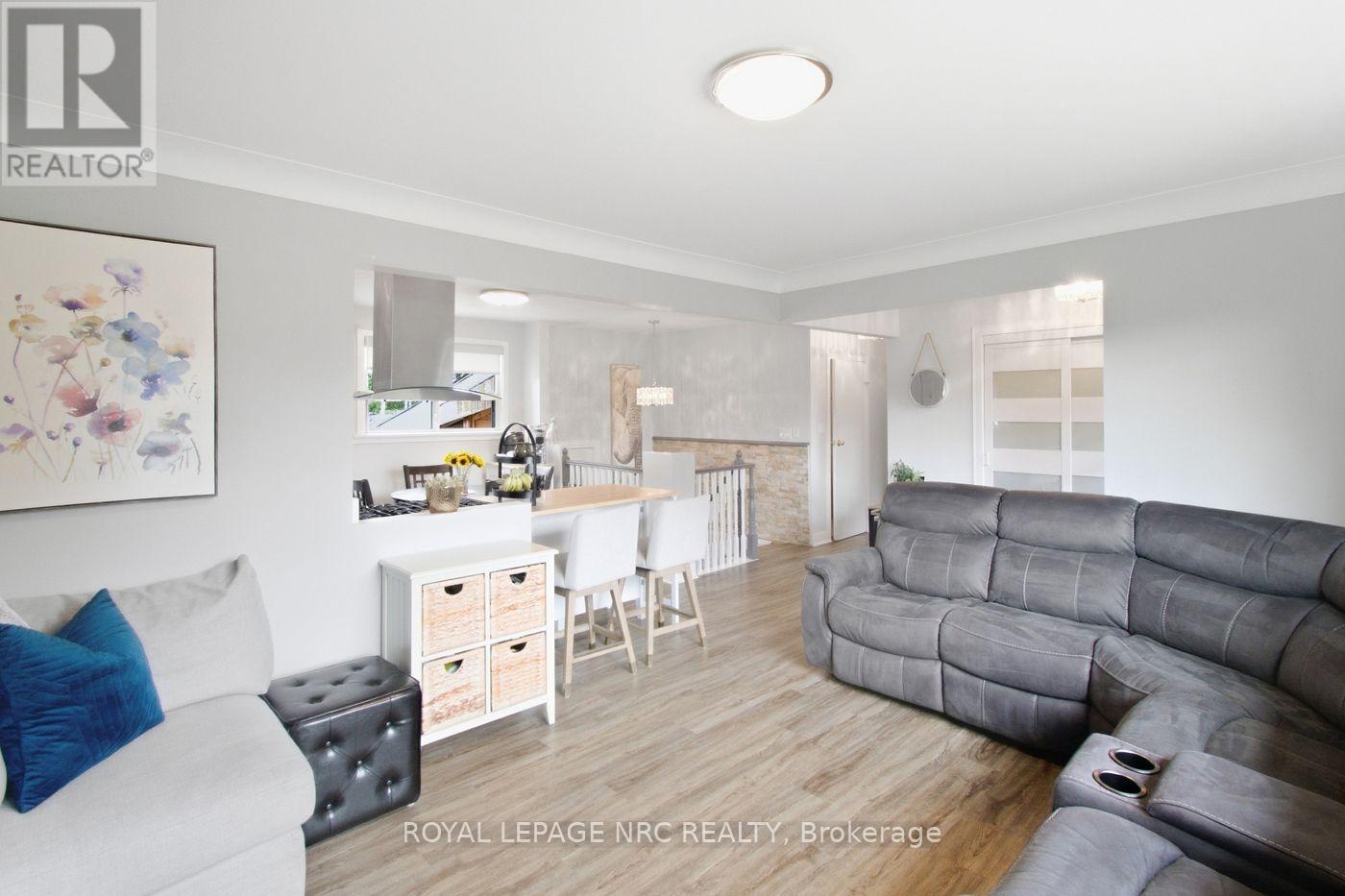 8031 Watson Street, Niagara Falls, Ontario  L2H 1E4 - Photo 10 - X13831024