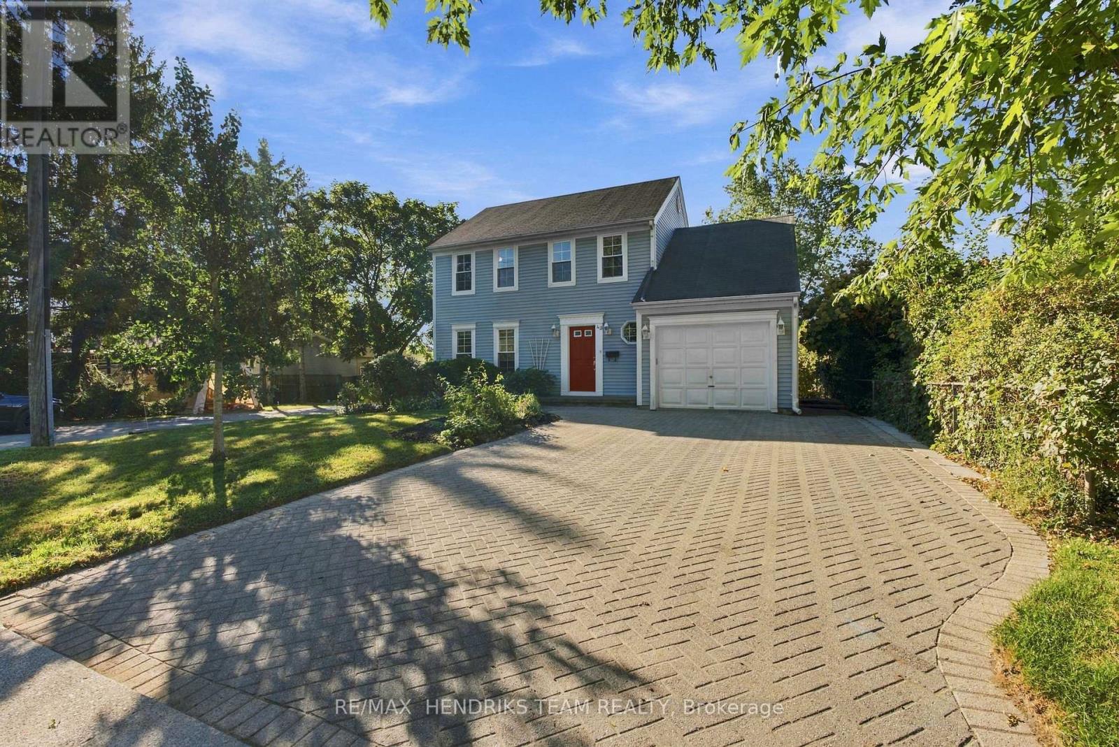 40 Emmett Street, Pelham, Ontario  L0S 1E0 - Photo 1 - X13831086