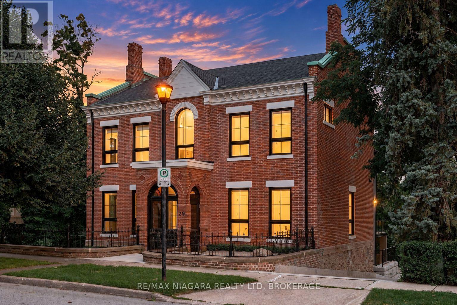 29 Yates Street, St. Catharines, Ontario  L2R 5R3 - Photo 1 - X13837430