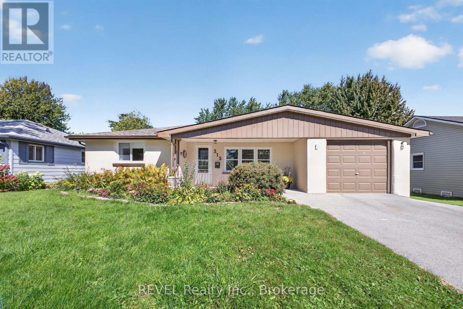 315 Park Avenue W, Haldimand, Ontario  N1A 1M7 - Photo 1 - X13837566