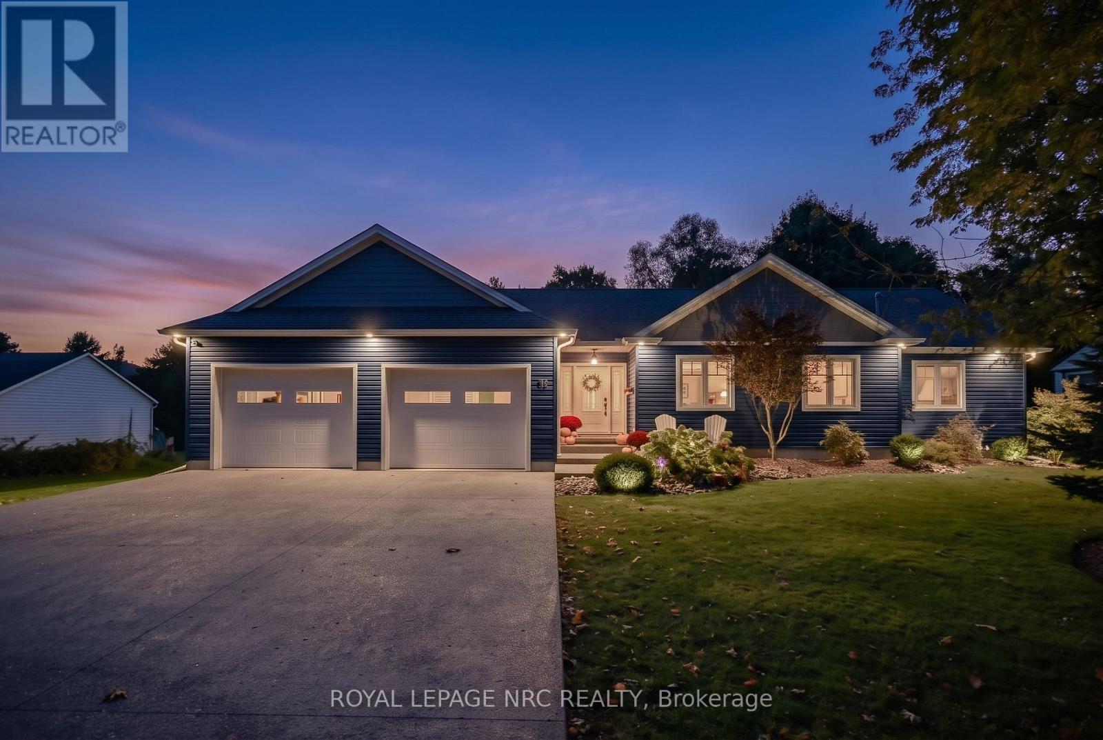 22 Crerar Avenue, Welland, Ontario  L3C 2Z3 - Photo 1 - X13837700