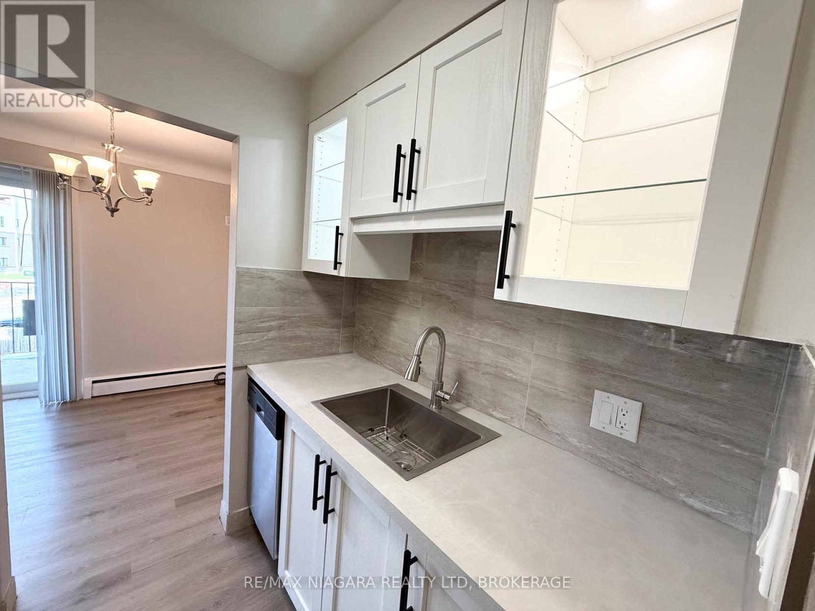 8 - 286 Vine Street, St. Catharines, Ontario  L2M 4T3 - Photo 14 - X13846028