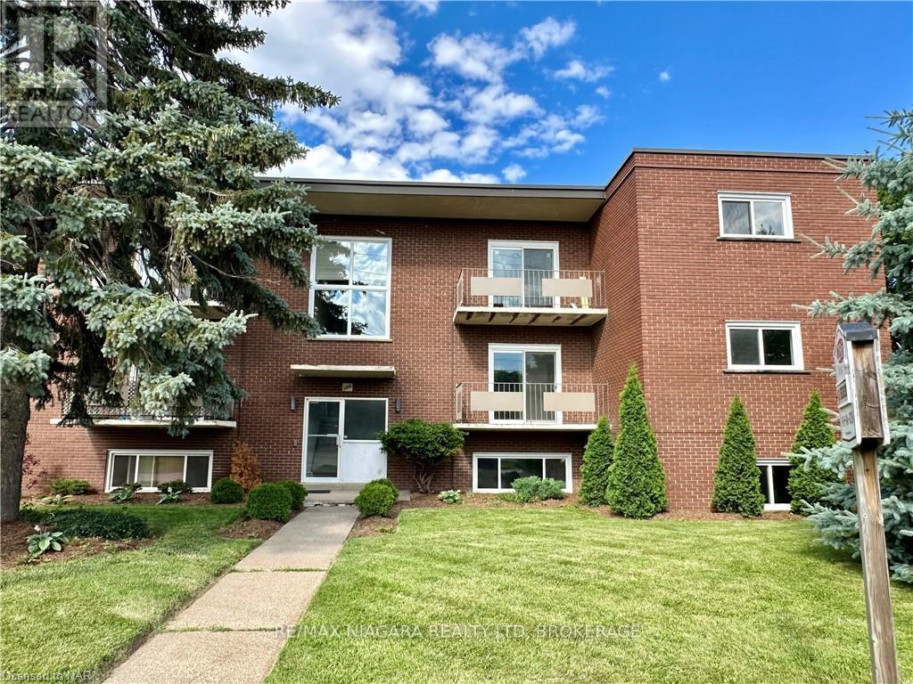 8 - 286 Vine Street, St. Catharines, Ontario  L2M 4T3 - Photo 2 - X13846028