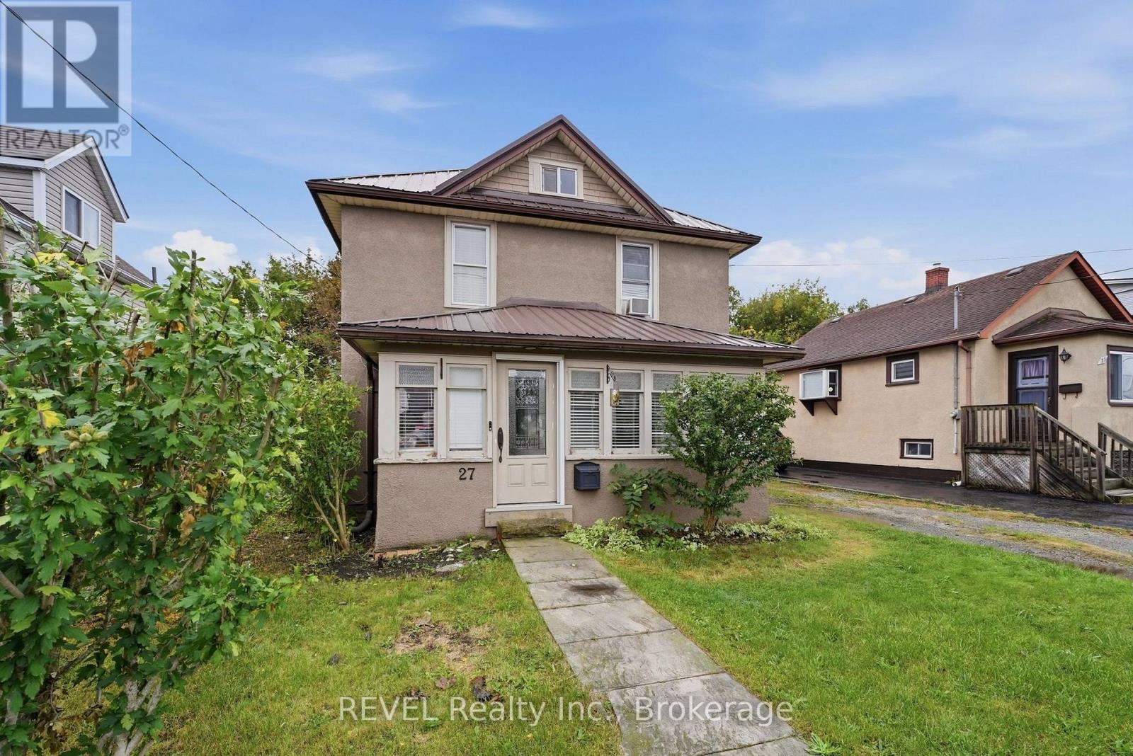 27 Christmas Street, Port Colborne, Ontario  L3K 1M3 - Photo 1 - X13857558