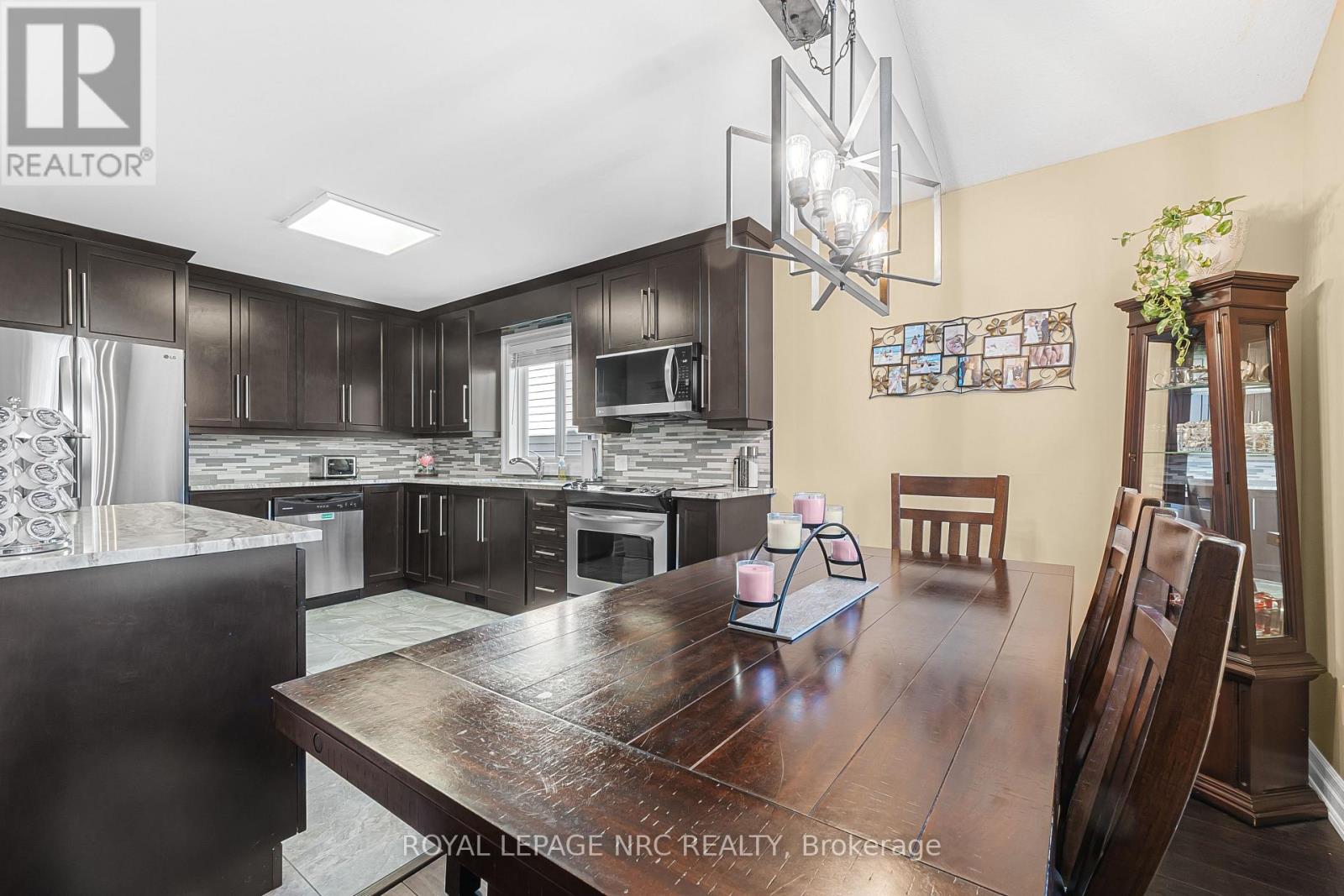 551 Scott Street, St. Catharines, Ontario  L2M 6Y4 - Photo 7 - X13863430
