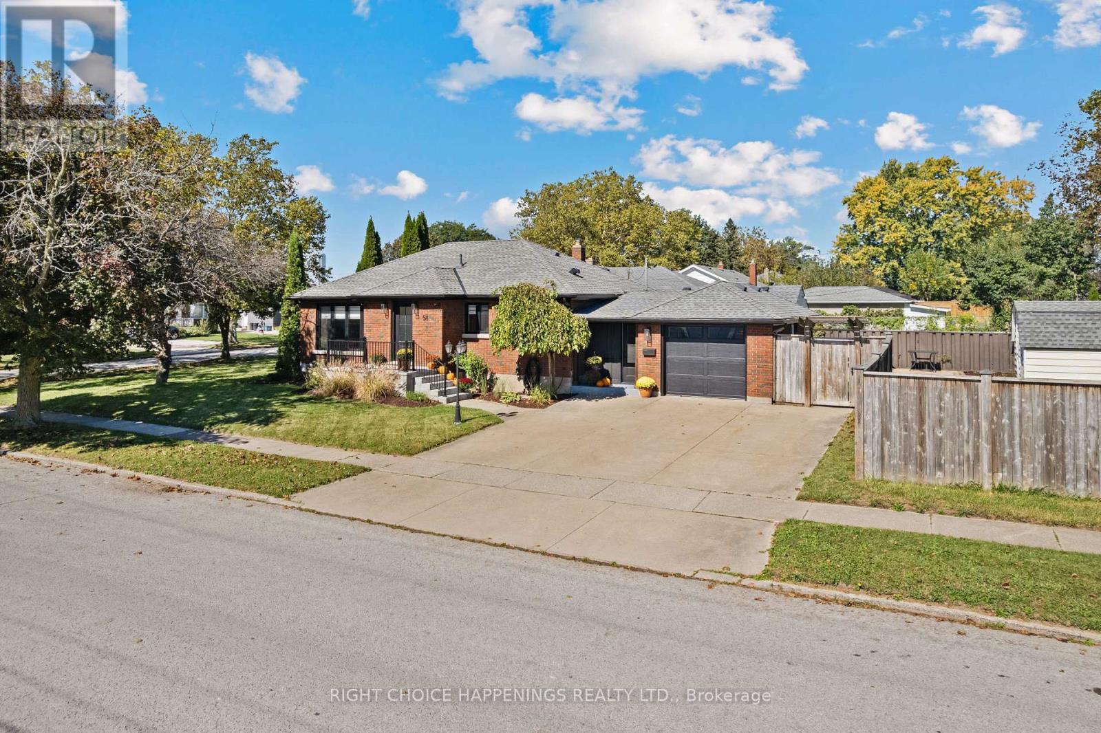 58 Ann Street, Thorold, Ontario  L2V 2J7 - Photo 1 - X13865456
