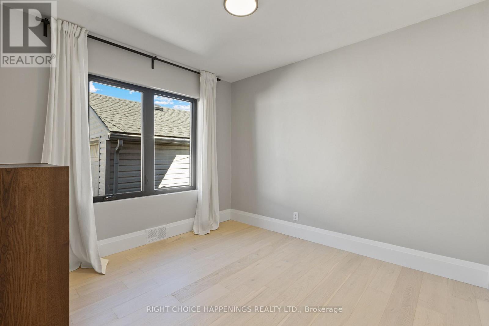 58 Ann Street, Thorold, Ontario  L2V 2J7 - Photo 11 - X13865456