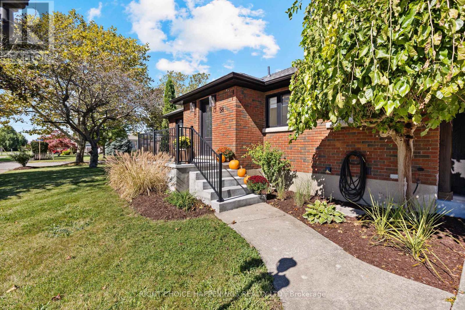 58 Ann Street, Thorold, Ontario  L2V 2J7 - Photo 5 - X13865456