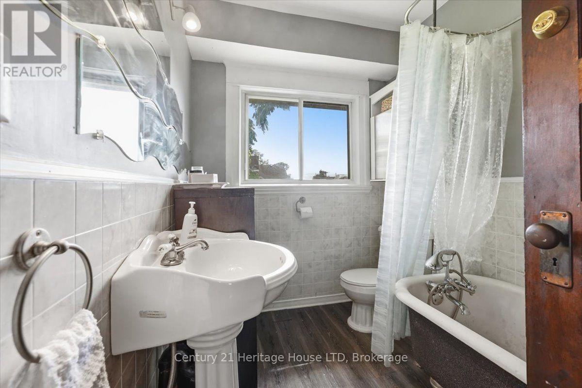 17 Elizabeth Street E, Welland, Ontario  L3C 4M2 - Photo 22 - X13868576
