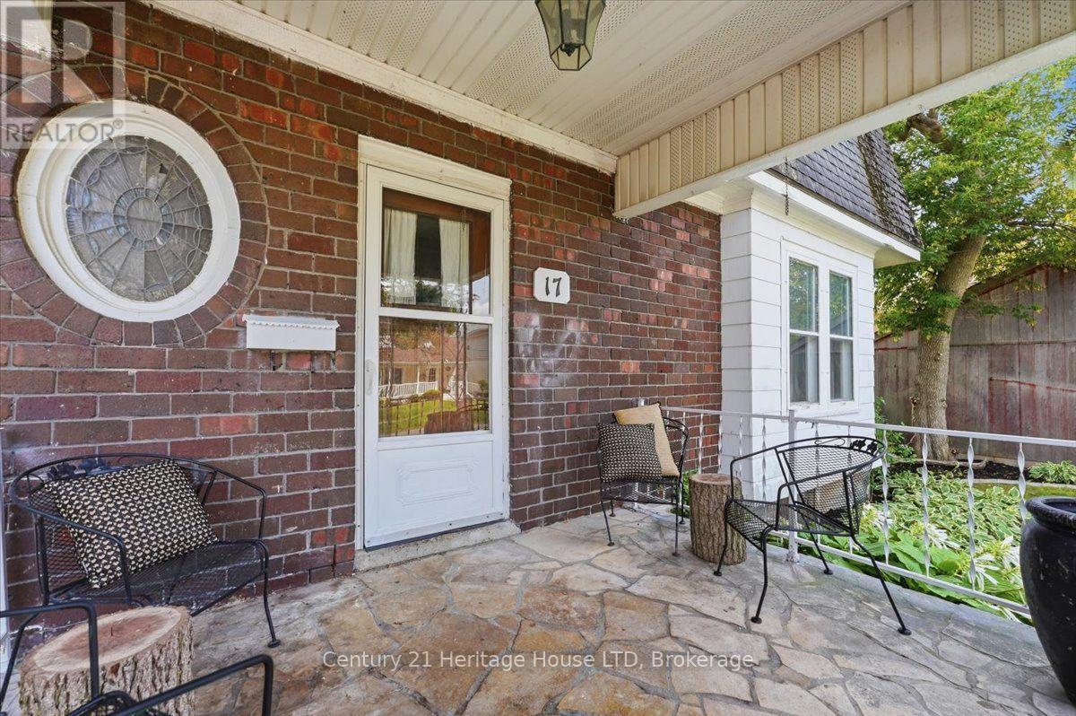 17 Elizabeth Street E, Welland, Ontario  L3C 4M2 - Photo 3 - X13868576