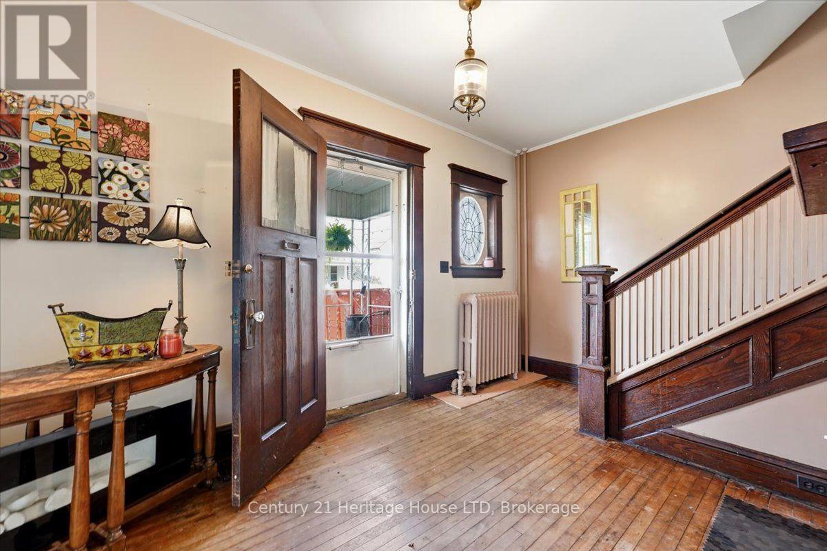 17 Elizabeth Street E, Welland, Ontario  L3C 4M2 - Photo 4 - X13868576