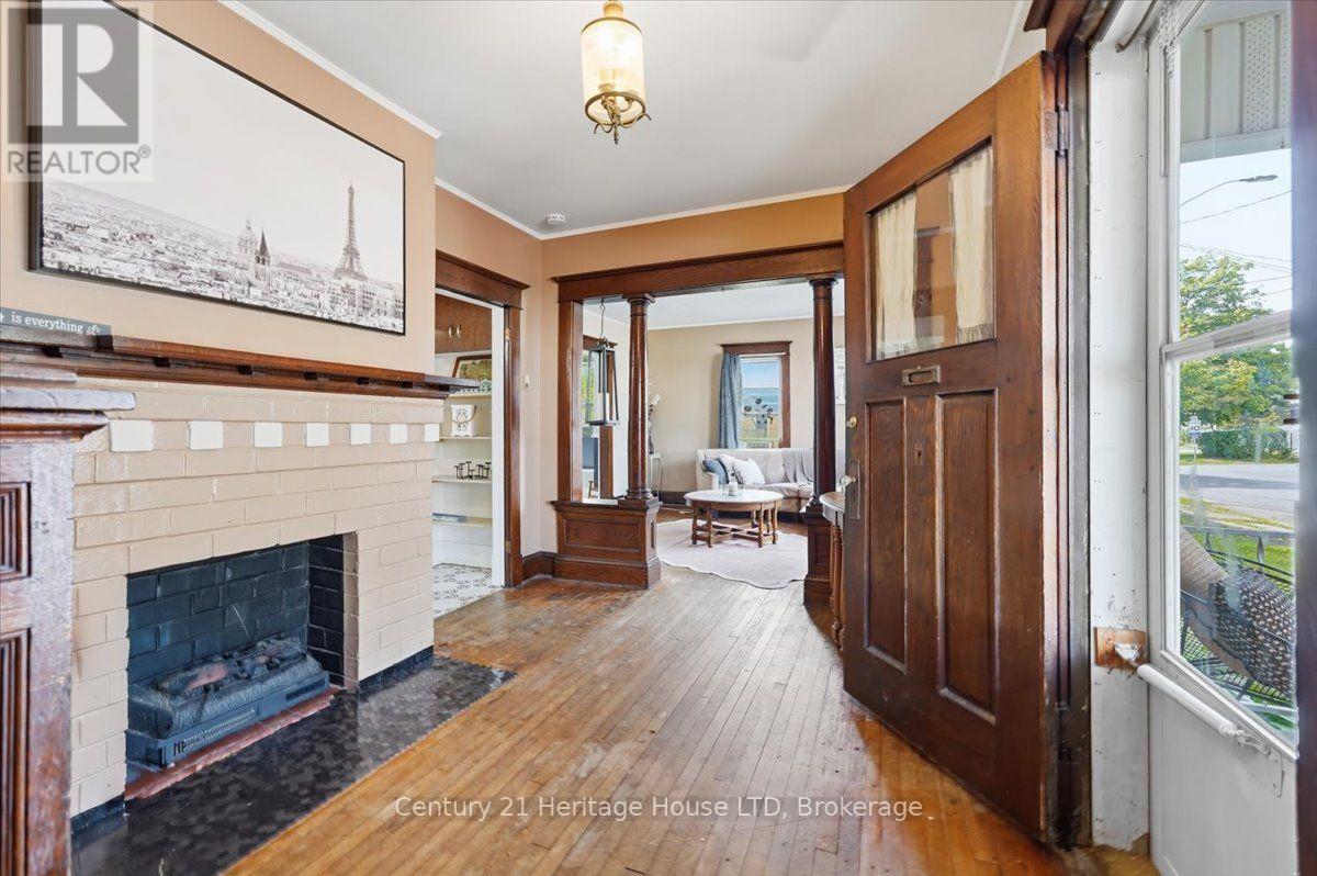 17 Elizabeth Street E, Welland, Ontario  L3C 4M2 - Photo 5 - X13868576