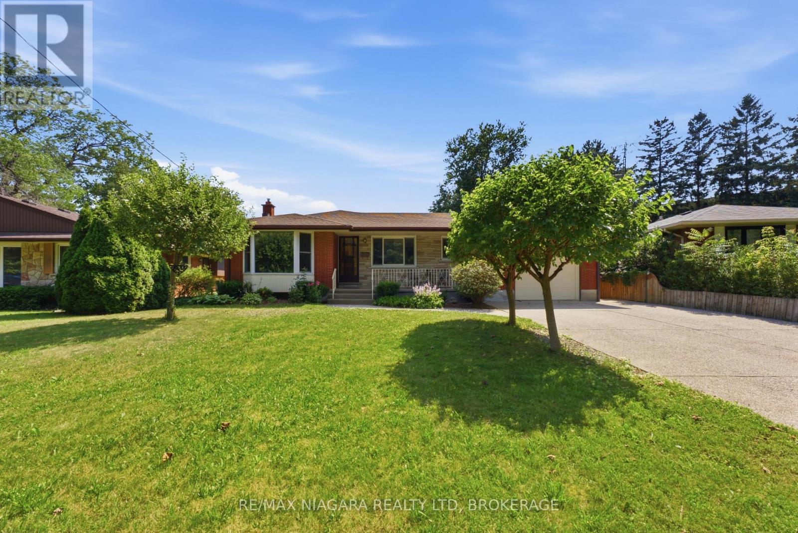 11 Richelieu Drive, St. Catharines, Ontario  L2M 2B7 - Photo 1 - X13871686