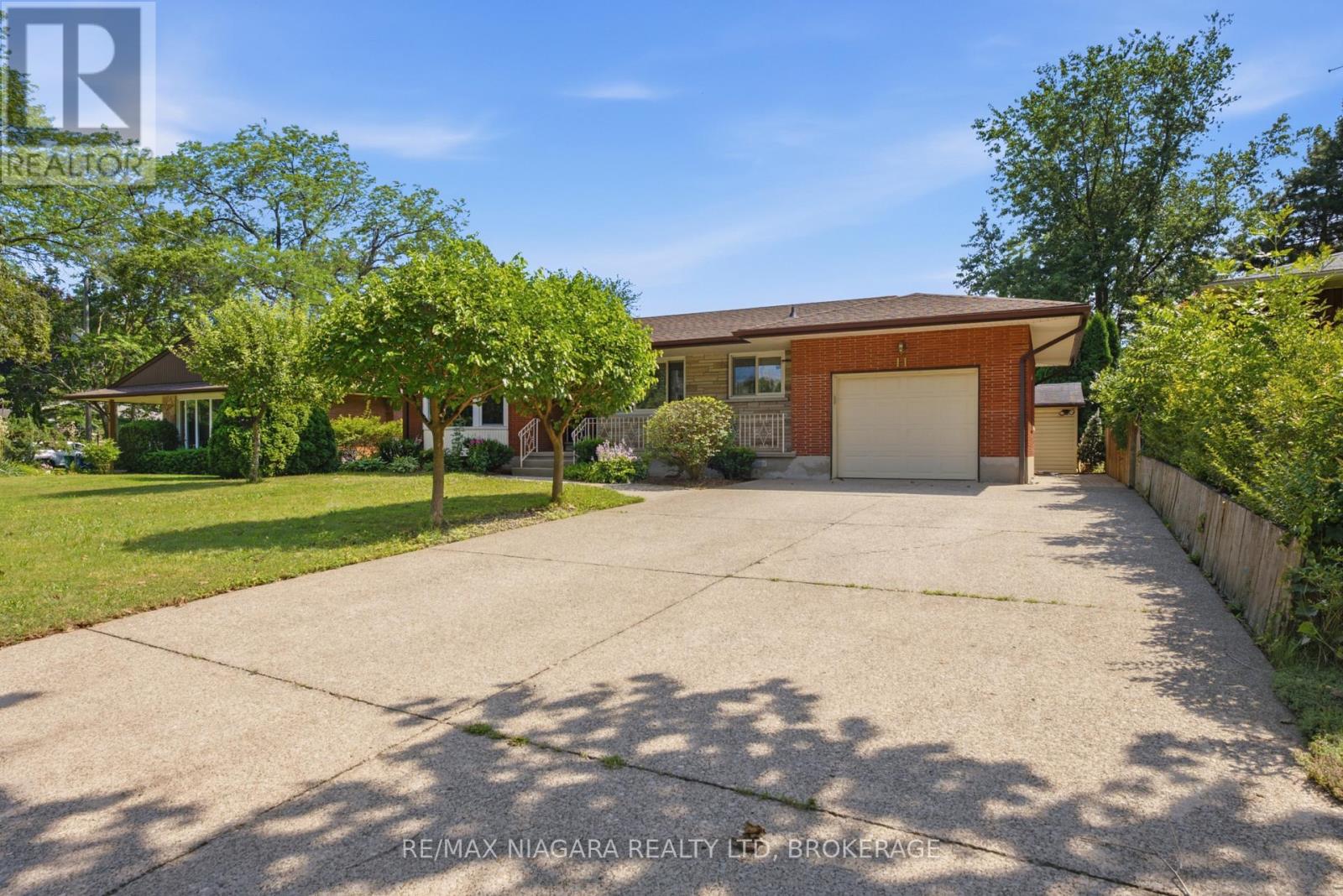 11 Richelieu Drive, St. Catharines, Ontario  L2M 2B7 - Photo 2 - X13871686