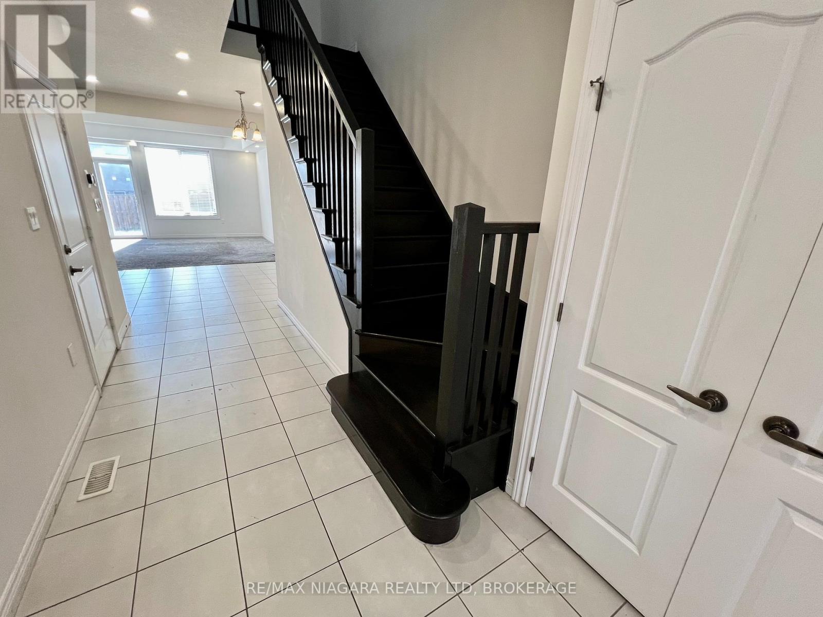 23 Fairgrounds Drive, Hamilton, Ontario  L0R 1C0 - Photo 5 - X13872248