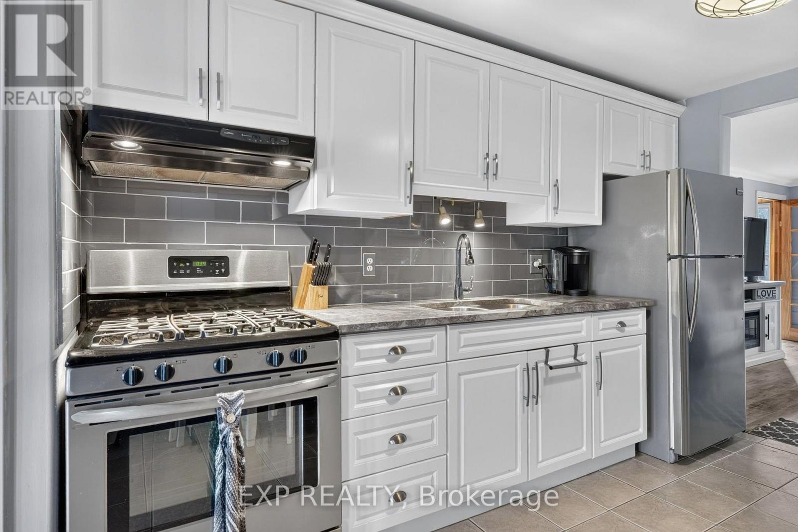 6063 Cadham Street, Niagara Falls, Ontario  L2G 3A2 - Photo 13 - X13876056