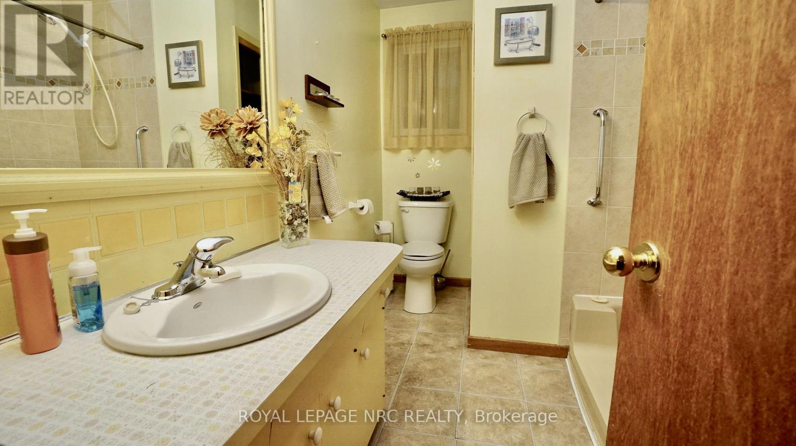 7030 Whitman Avenue, Niagara Falls, Ontario  L2G 5B6 - Photo 25 - X13878914