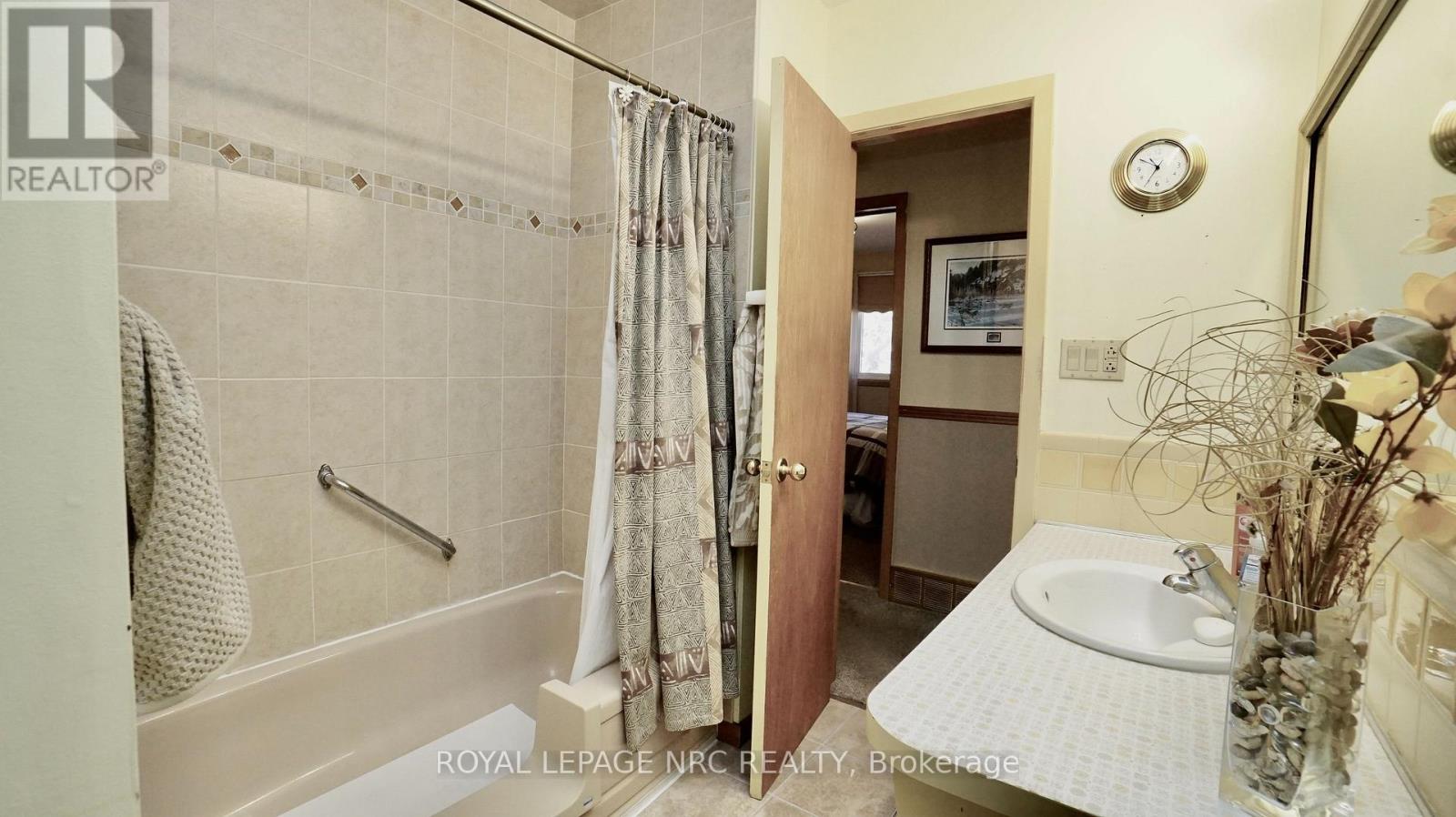 7030 Whitman Avenue, Niagara Falls, Ontario  L2G 5B6 - Photo 26 - X13878914