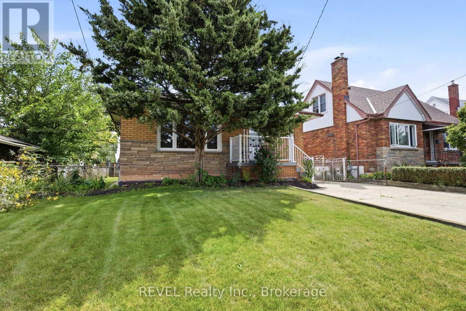 330 Waverly Street, Hamilton, Ontario  L8H 6P9 - Photo 2 - X13880536