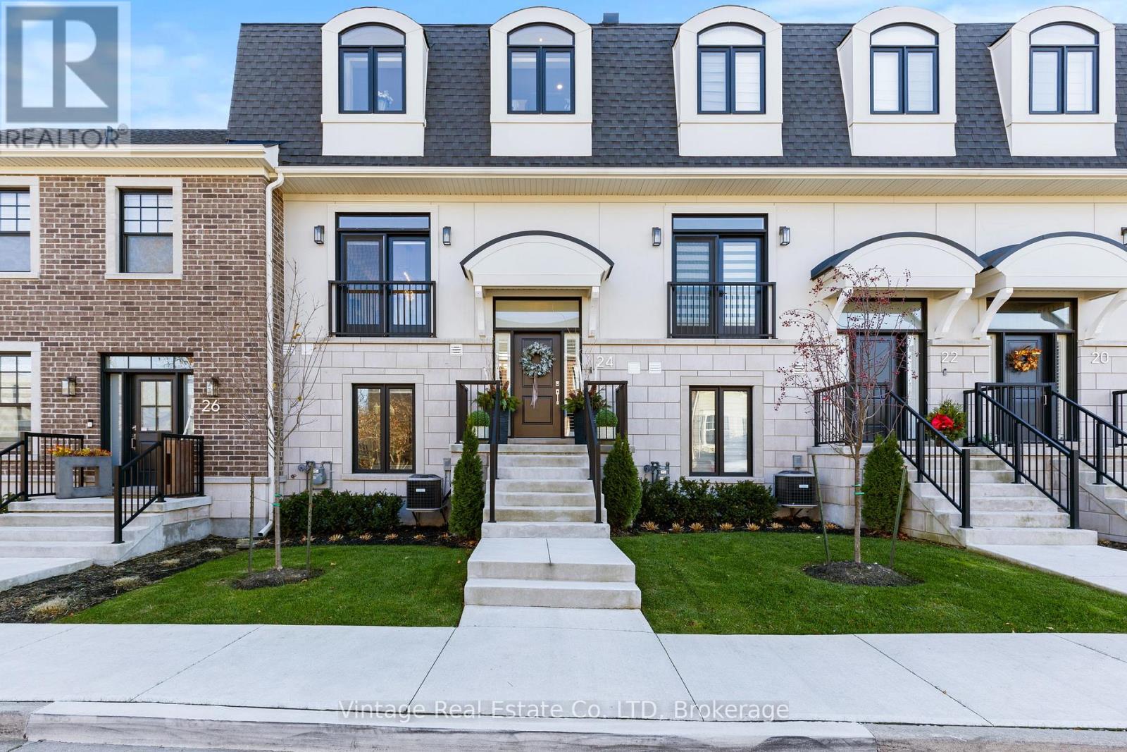 24 Willow Bank Common, St. Catharines, Ontario  L2S 4C8 - Photo 1 - X13880818