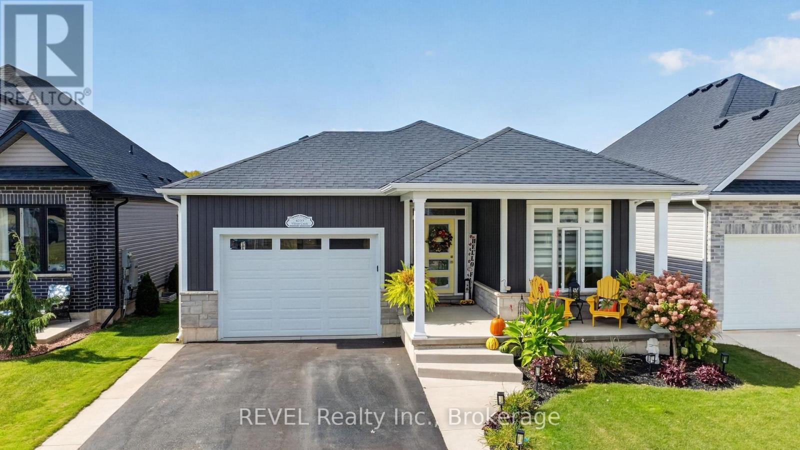 4233 Village Creek Drive, Fort Erie, Ontario  L0S 1S0 - Photo 1 - X13880982