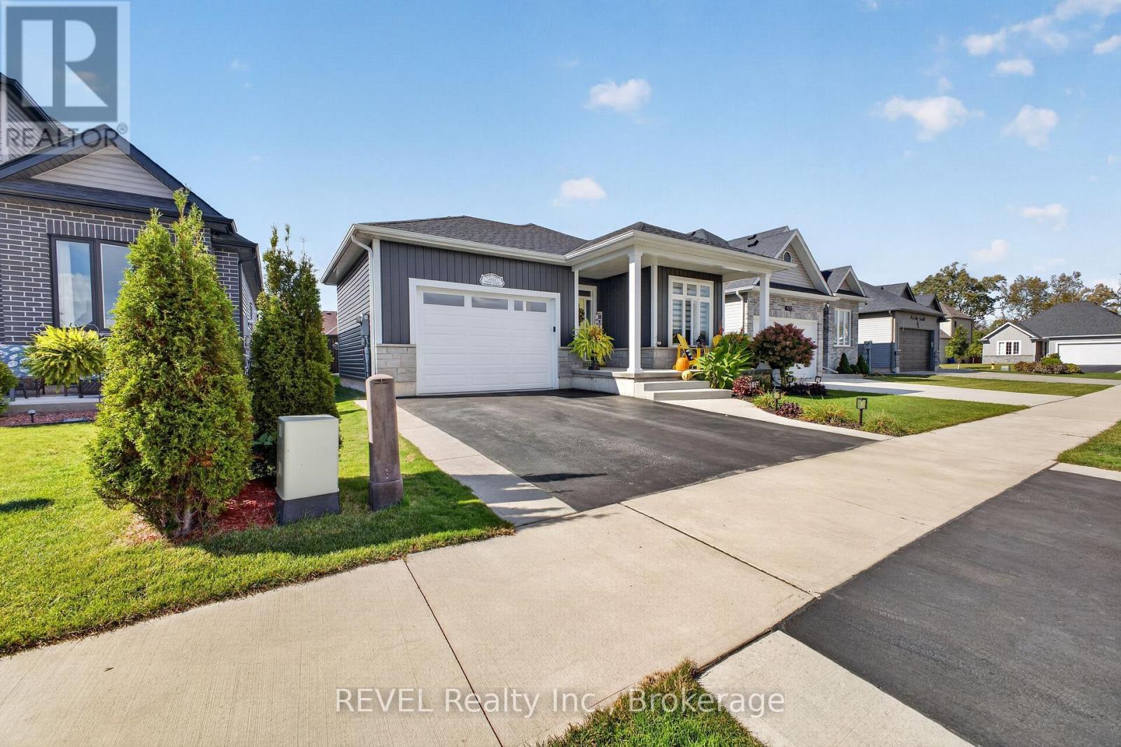 4233 Village Creek Drive, Fort Erie, Ontario  L0S 1S0 - Photo 6 - X13880982