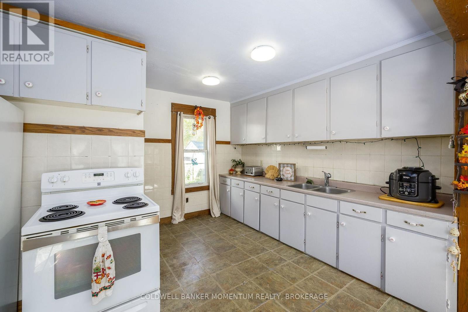 5542 Highland Avenue, Niagara Falls, Ontario  L2G 4W7 - Photo 15 - X13886128