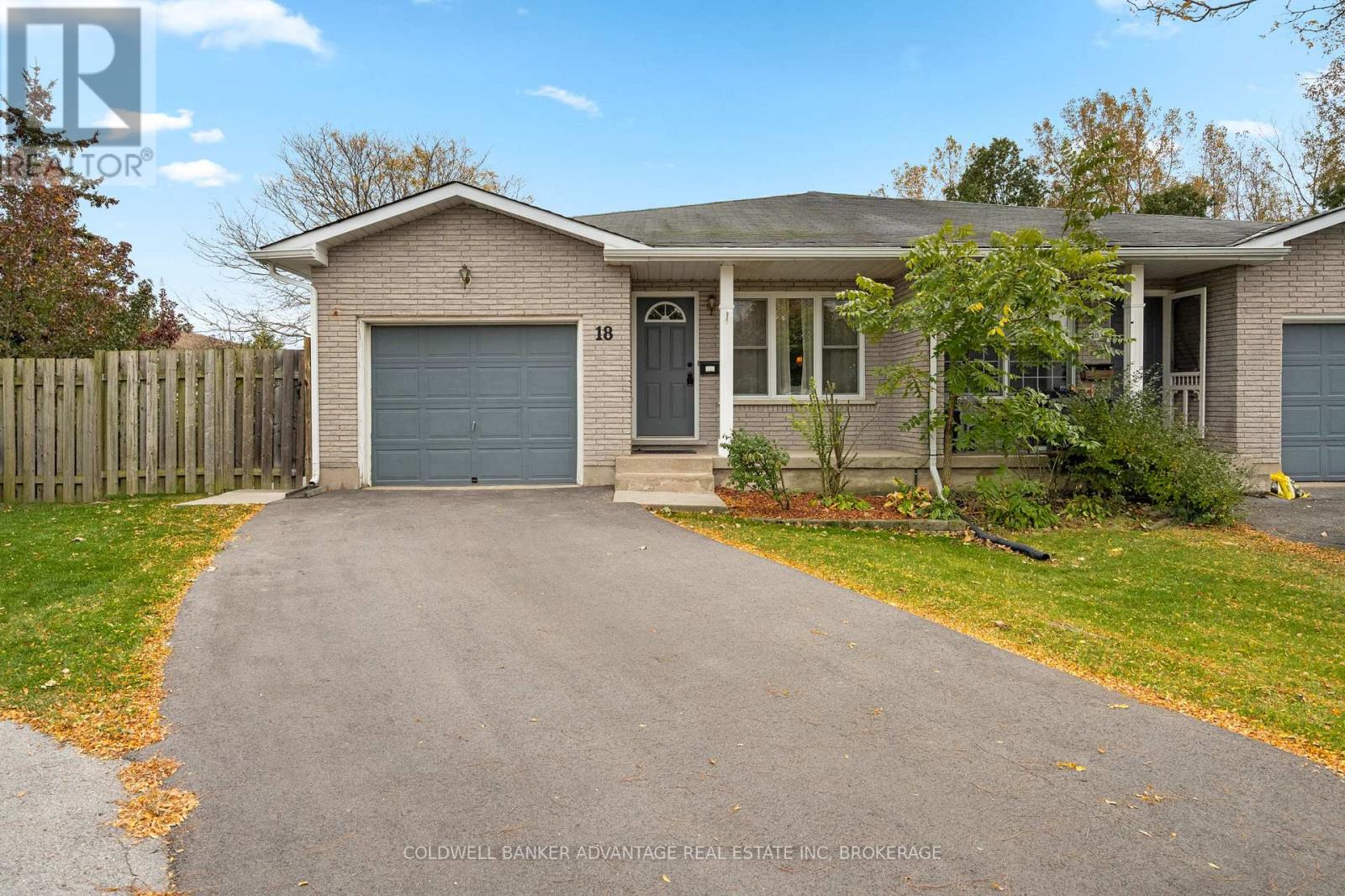 18 Joshua Court, Welland, Ontario  L3C 7E3 - Photo 2 - X14004078