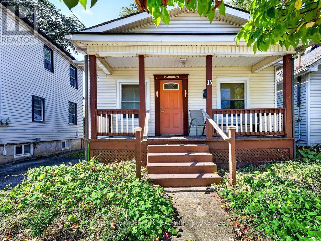 15 Rodman Street, St. Catharines, Ontario  L2R 5C9 - Photo 2 - X14029980